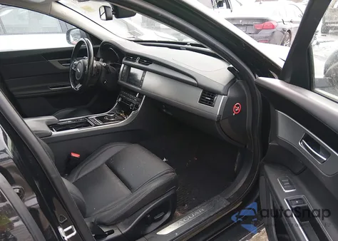 2017 Jaguar Xf 35T Premium z USA, uszkodzony, nr VIN SAJBJ4BV0HCY46839